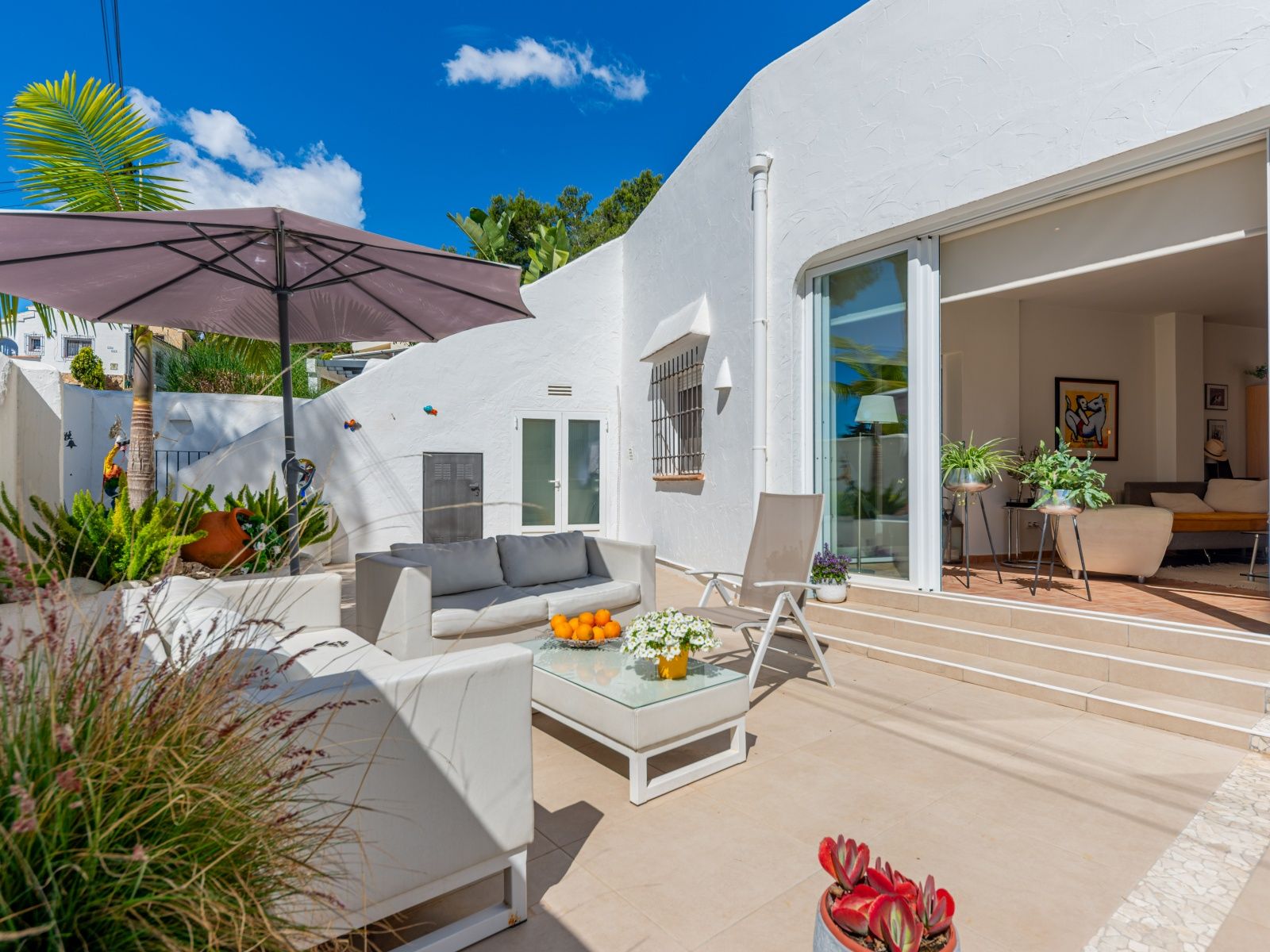 20534ME - Villa con dos viviendas independientes, bonitas vistas al mar y a un paso de Moraira