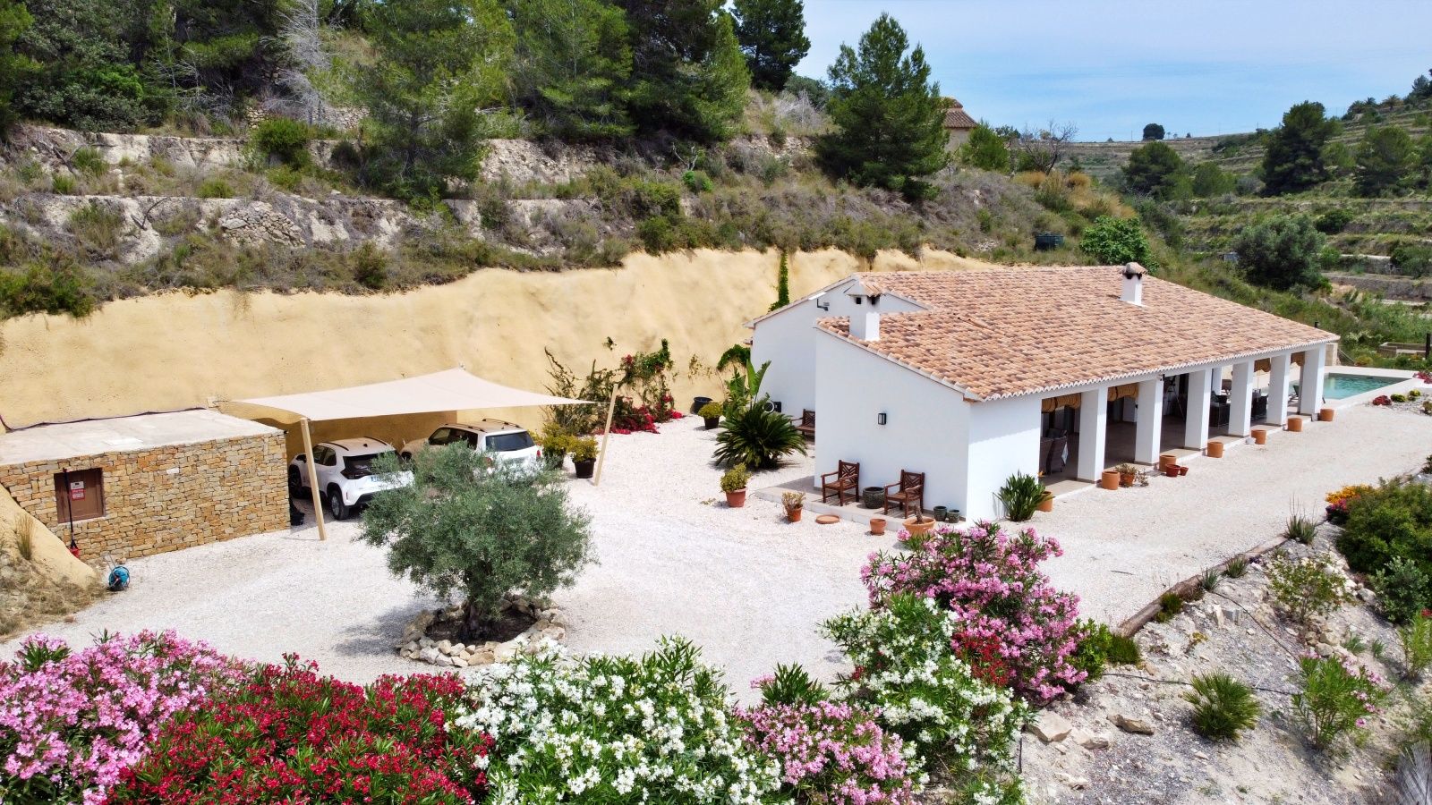 Moderna finca/villa off-grid con piscina y total privacidad en Benissa.