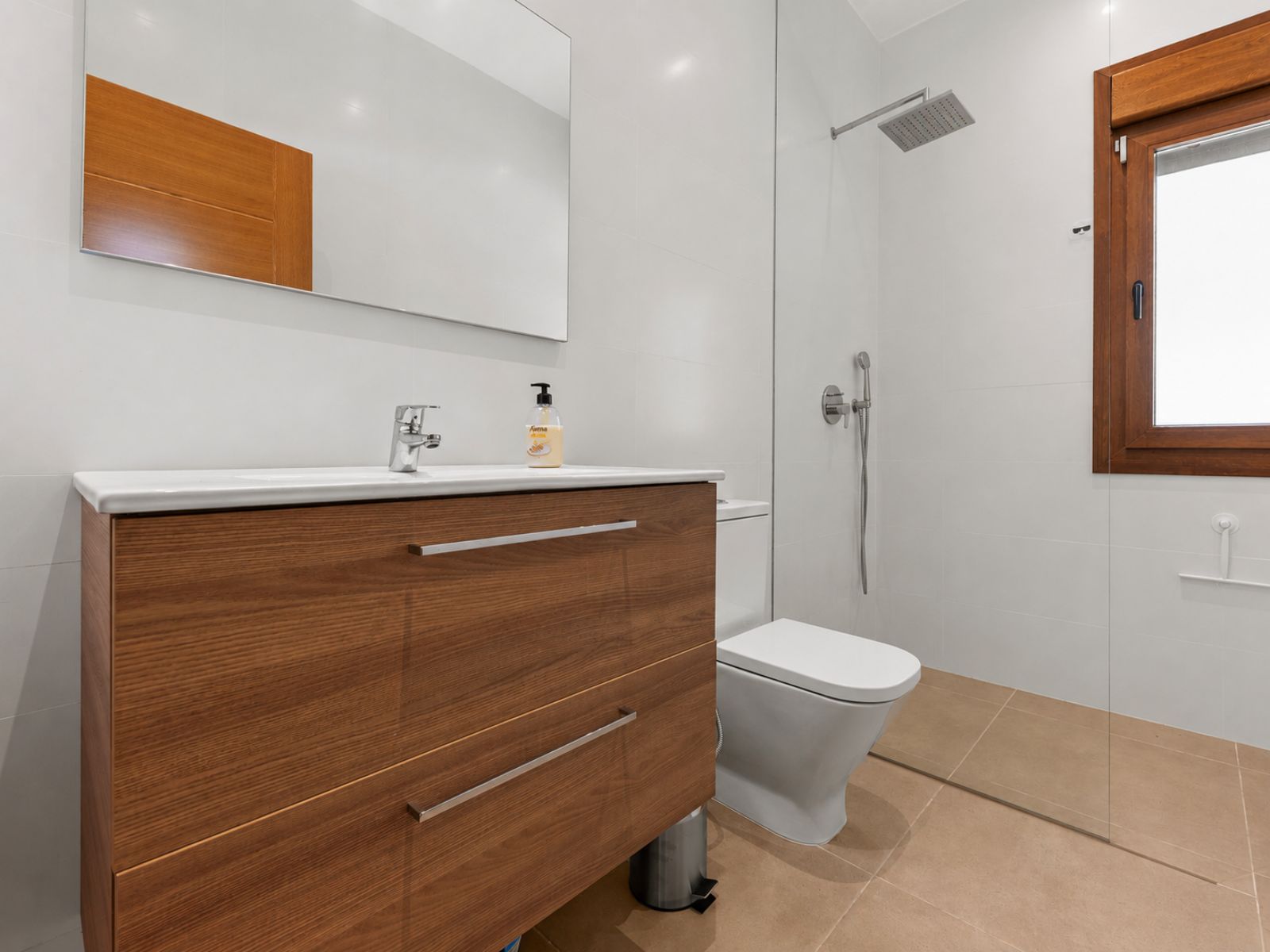 Moderna finca/villa off-grid con piscina y total privacidad en Benissa.