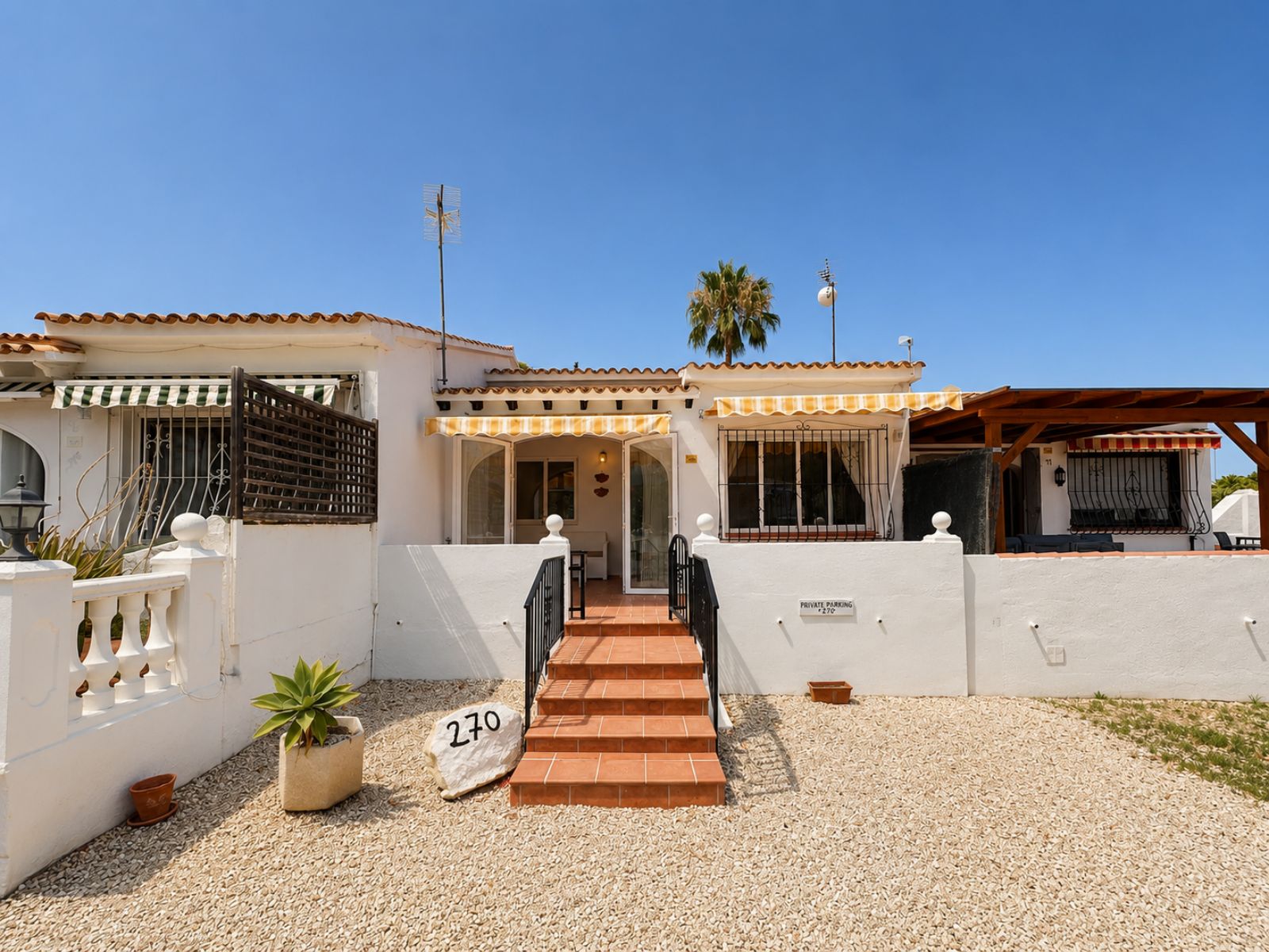 MIGFMMS3J - Single-storey bungalow close to the beach, shops, restaurants and amenities in Moraira