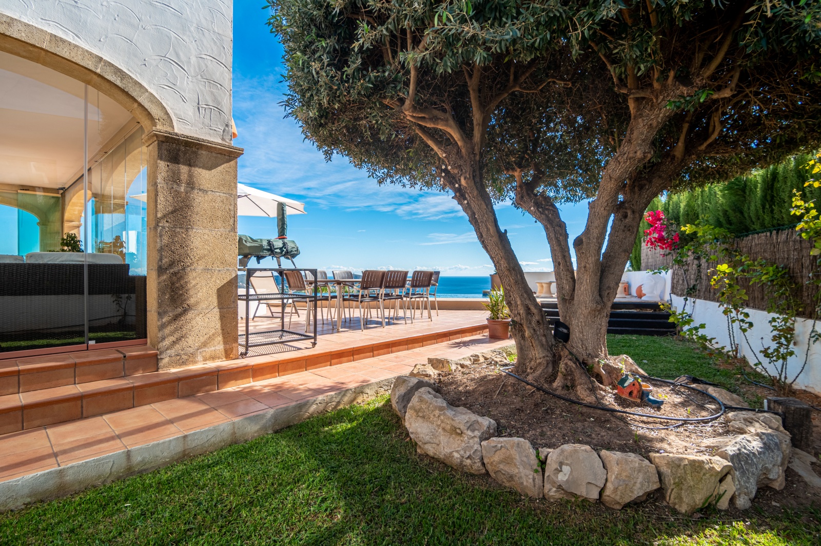 Spacious villa with panoramic sea views